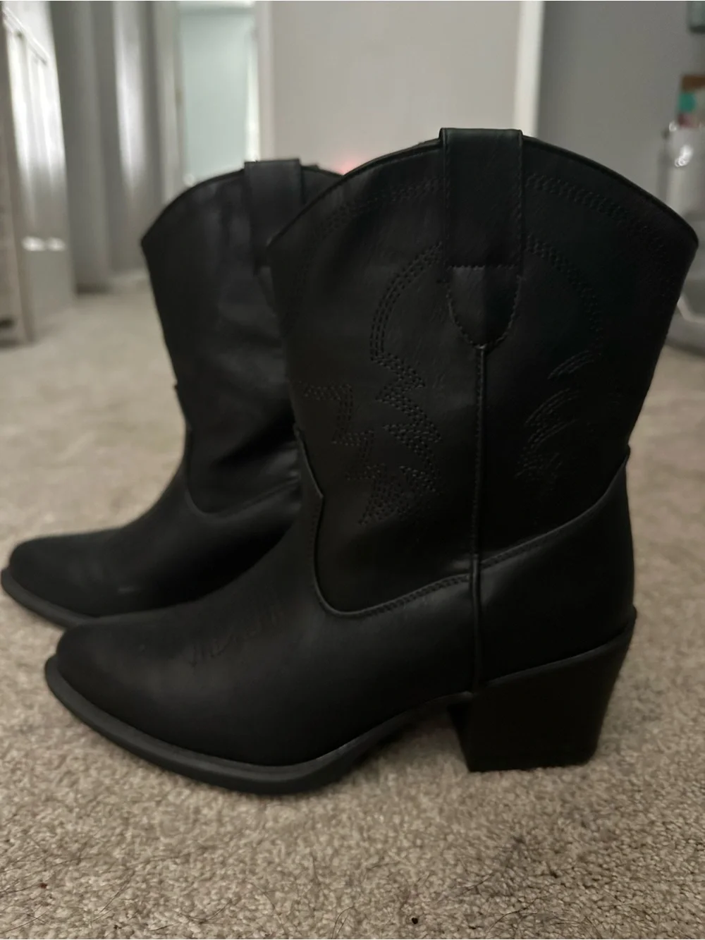 IXU black western